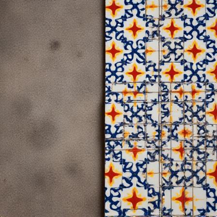 Antes y después de la restauración de un mosaico en Madrid Centro